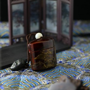 日本时绘黑漆山水图案香囊盒