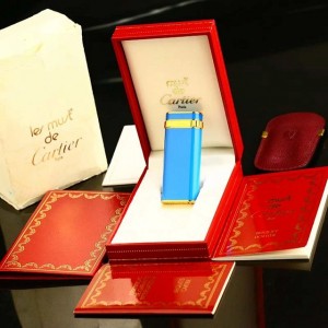 卡地亚Cartier蓝色漆面带金圈短款圆柱气体打灰机